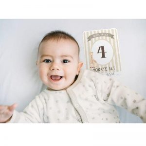 baby-photo-cards-milestone-sophie-la-girafe-1