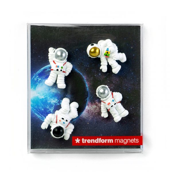 magnet-astronaut-1